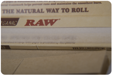 RAW Organic 1 1/4 Size Connoisseur Cartine e Filtri