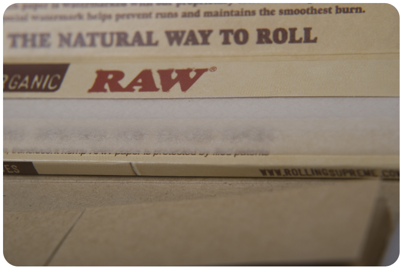 RAW Organic 1 1/4 Size Connoisseur Cartine e Filtri